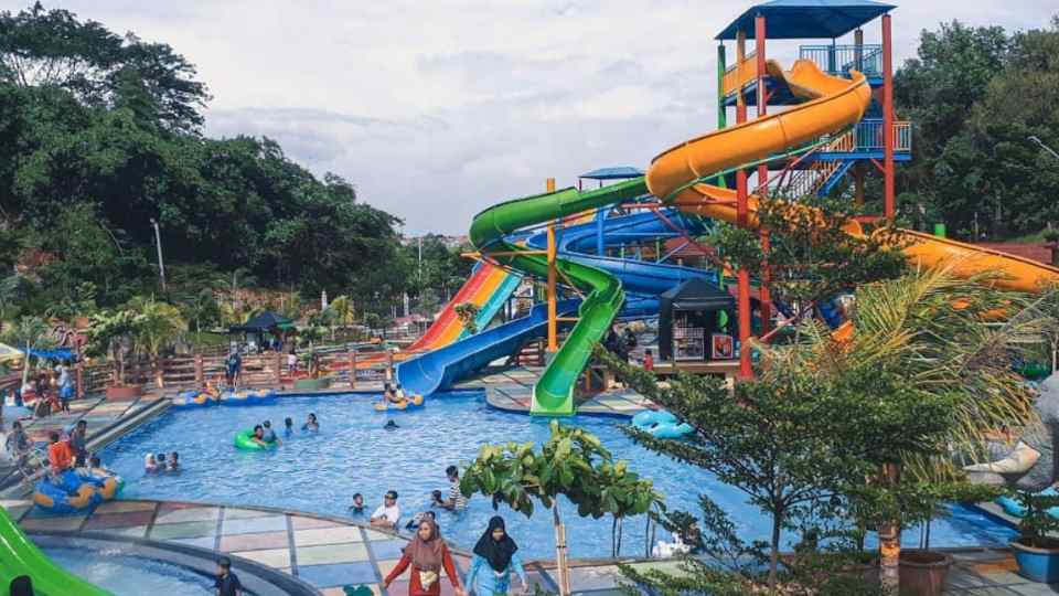 10+ Kolam Renang di Purwakarta Terbaru, Murah, Terbaik 2024