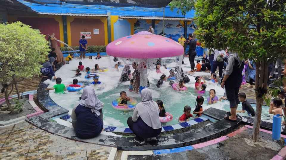 Foto Kolam Busa di Ketegan Water Park