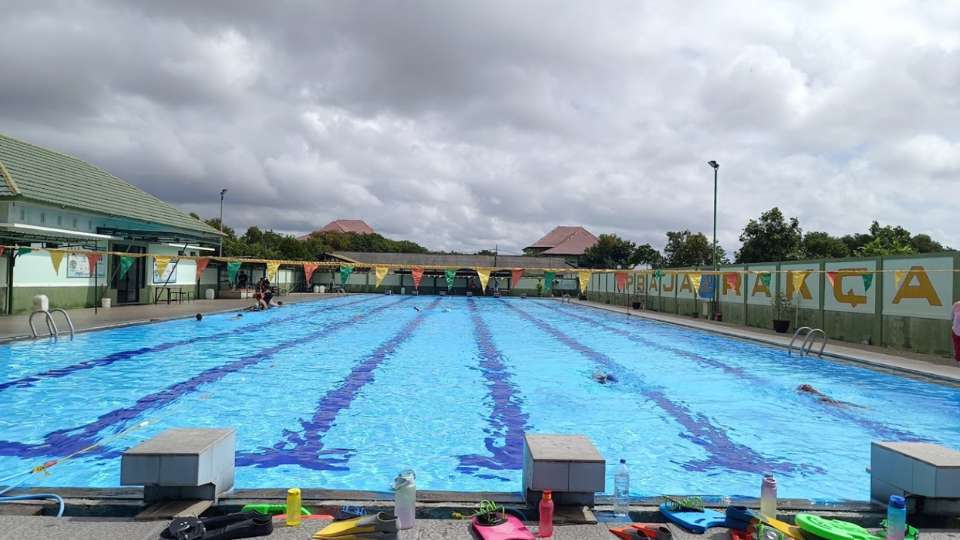 Foto Kolam Olympik di Kolam Renang Praja Raksaka