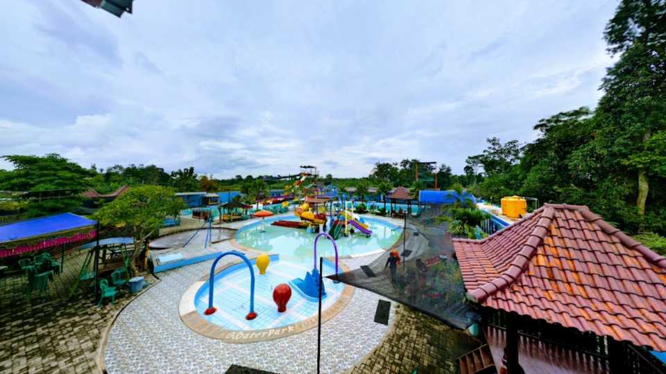 Foto Kolam Renang di Splash Waterpark Tulungagung