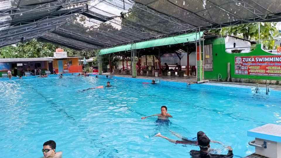 Foto Suasana di Kolam Renang Kasri Surya Indah