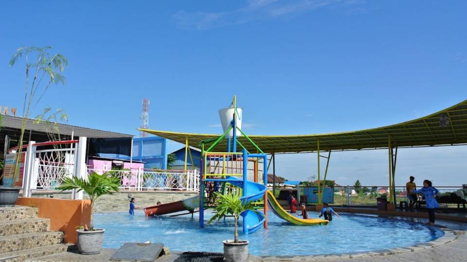 Foto Kolam Renang Parimas (Parimas Waterpark Pacet)