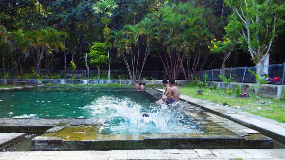 Foto Kolam Renang Alami Pemandian Tapan