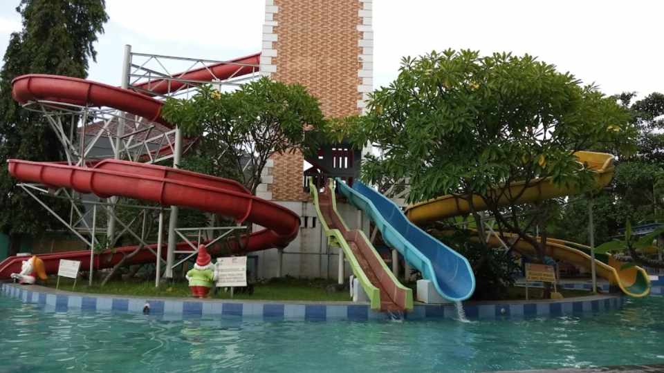 Perosotan Kolam Renang Ciblon