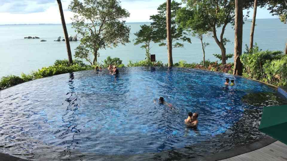 Foto Kolam Renang Banyan Tree Hotel Bintan