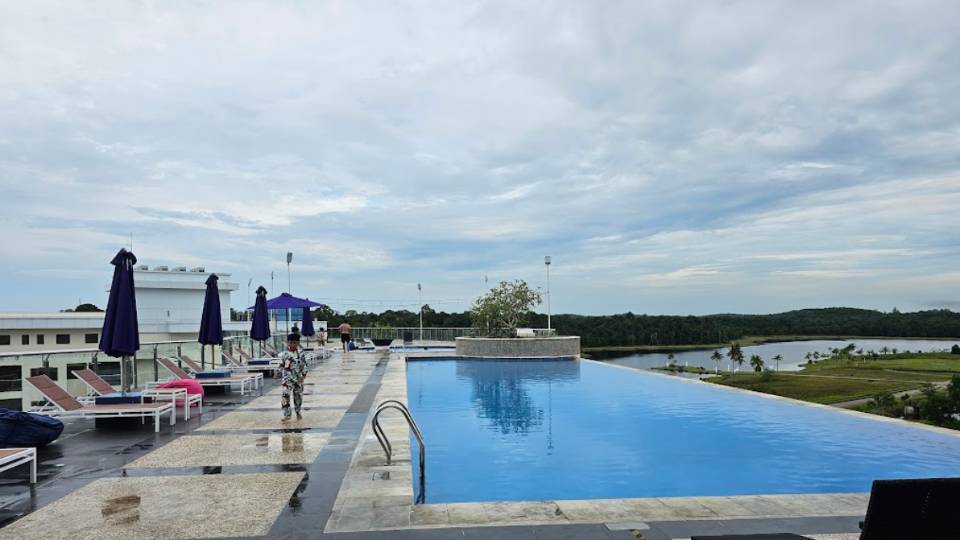 Foto Kolam Renang Grand Lagoi Hotel