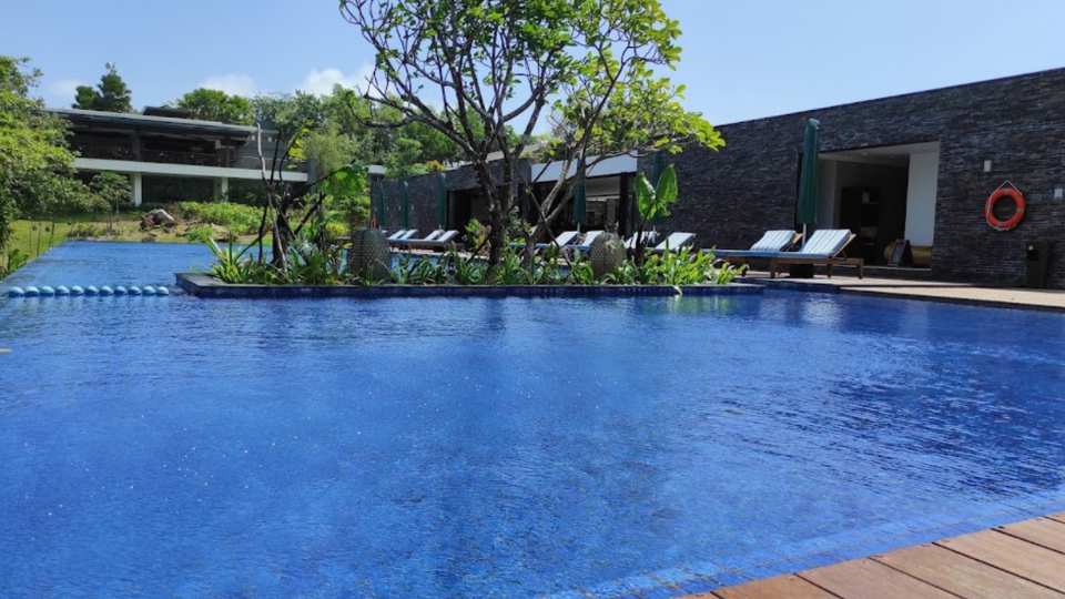 Foto Kolam Renang The Residence Hotel