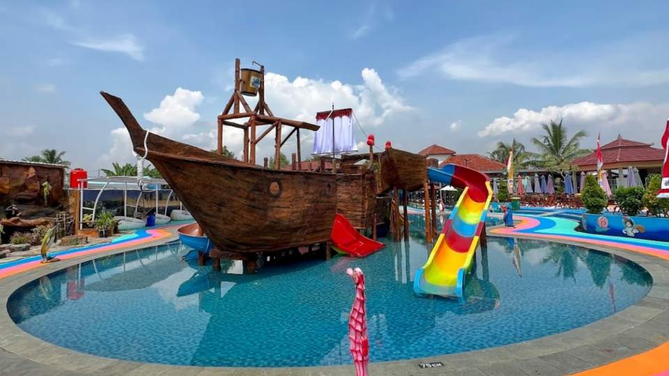 Foto Kolam Renang Binuang Waterpark