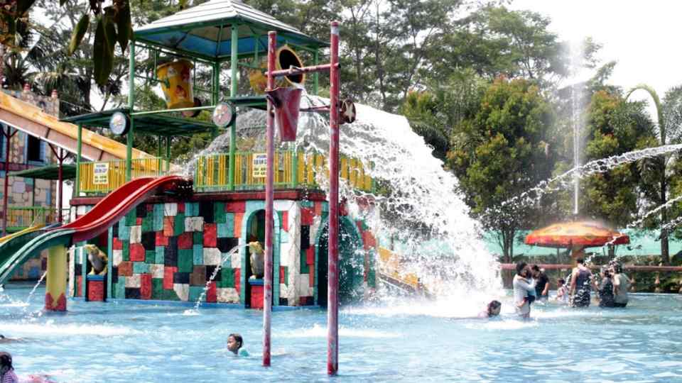 Foto Kolam Renang CAS Water Park Cikole