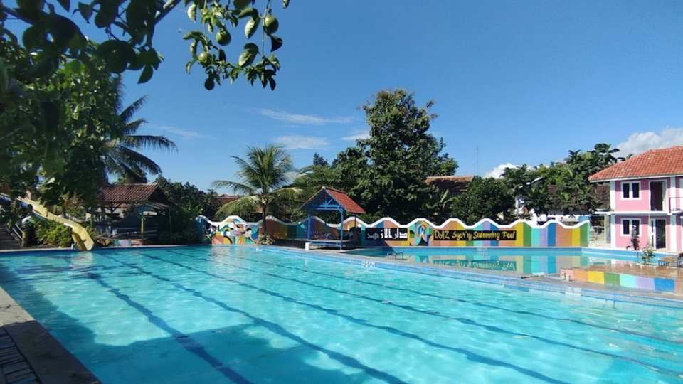 Foto Kolam Renang Ciseke
