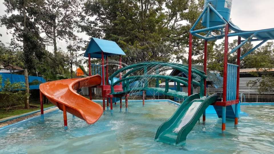Foto Kolam Renang Kebun Ku (Kebun Ku Water Park)