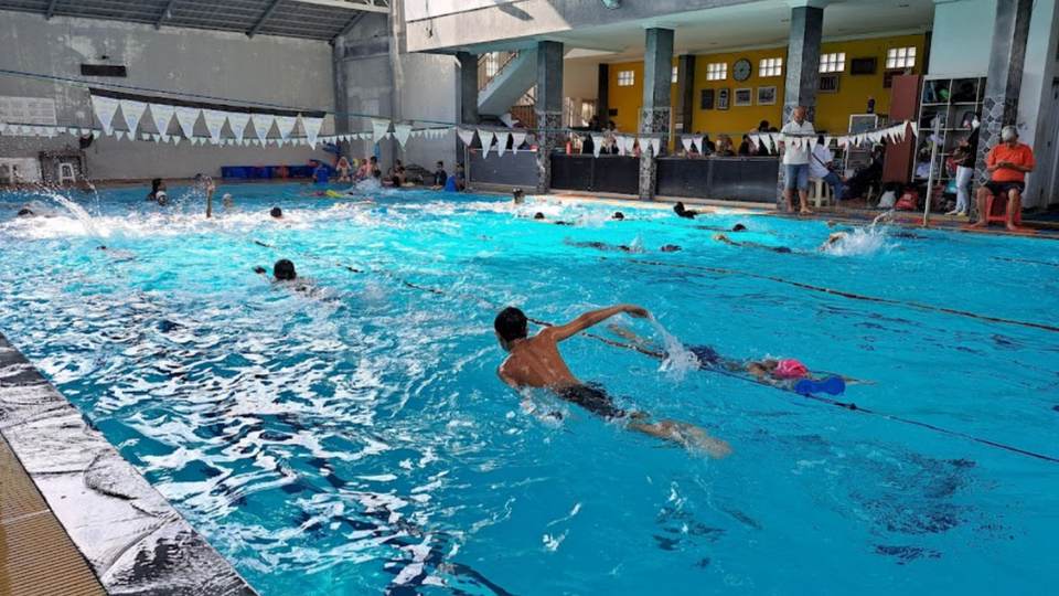 Foto Kolam Renang Bina Taruna