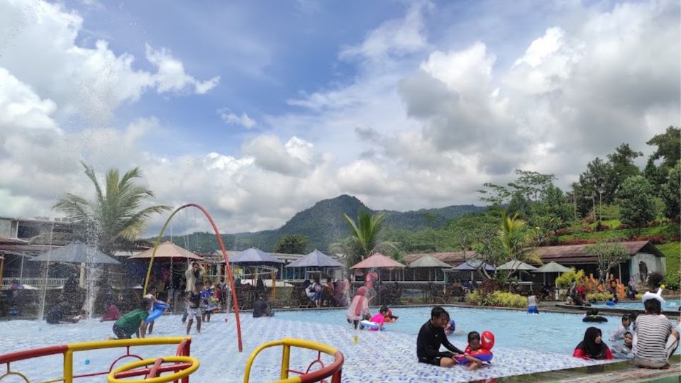 Foto Kolam Renang Gallery Water Karangmangu (GWK)