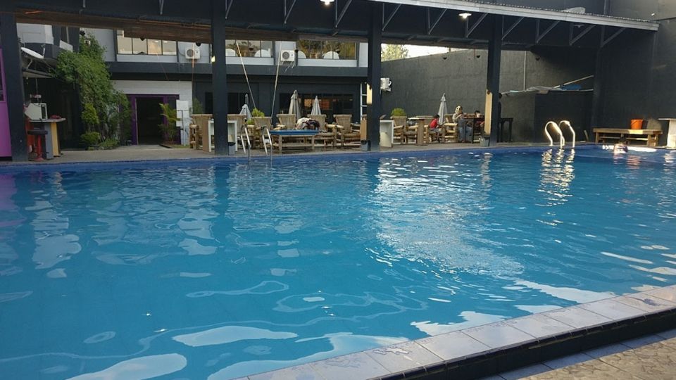 Foto Kolam Renang Kawali Square