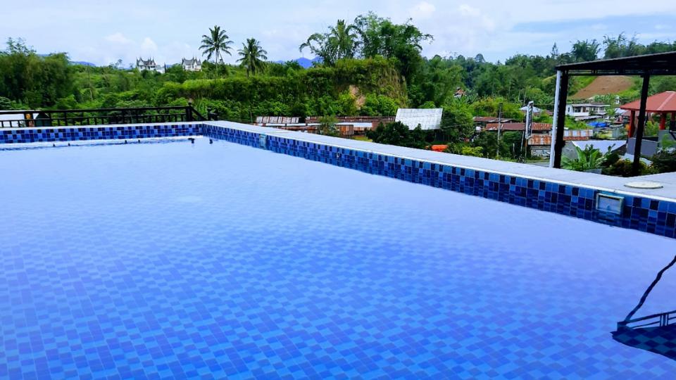 Foto Kolam Renang Pakoan Indah Hotel Bukittinggi (Syariah)