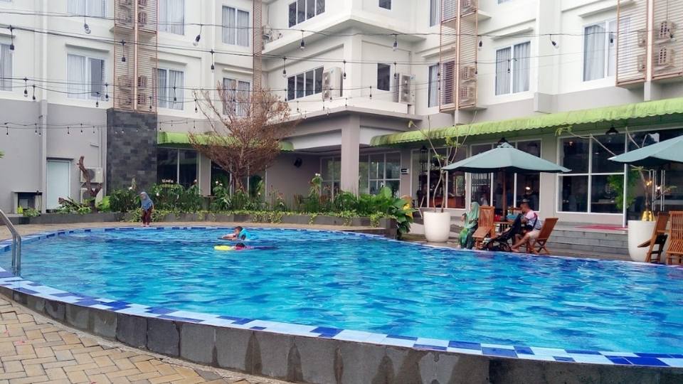 Foto Kolam Renang Patra Dumai Hotel