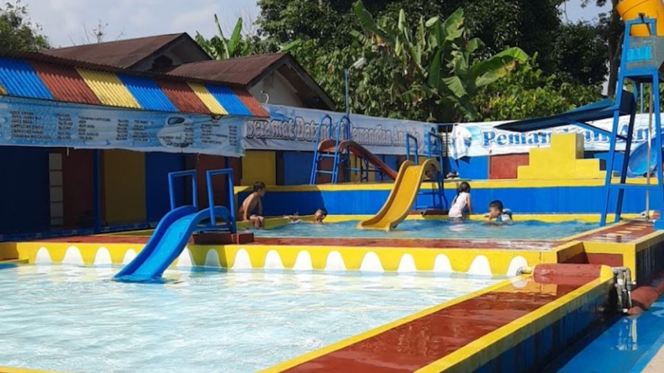 Foto Kolam Renang Pemandian Ananda