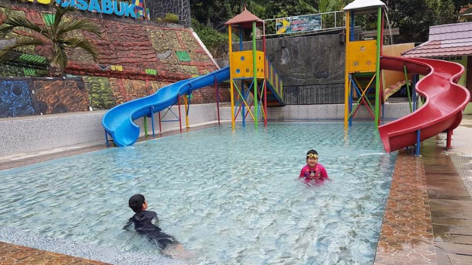 Foto Foto Kolam Anak dan Balita Swimming Pool Cisabuk