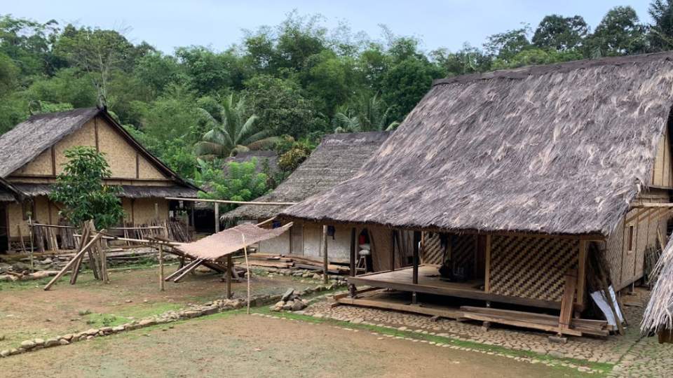Foto Rumah Kayu Wisata Kampung Marengo Baduy Luar