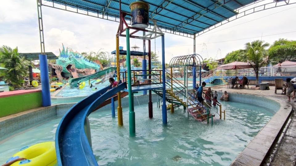 Foto Kolam Anak Waterboom Tiara Park Jepara