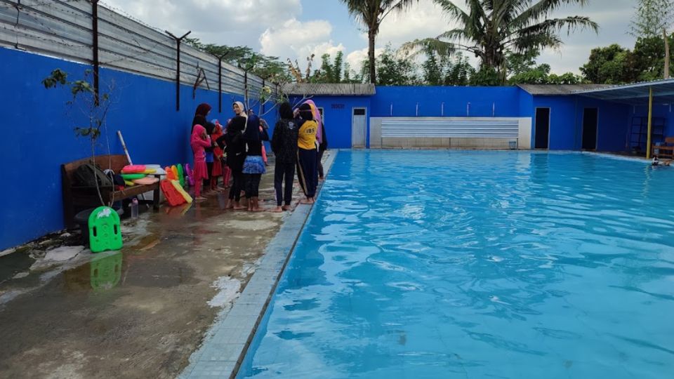 Foto Kolam Renang Dewasa Podomoro