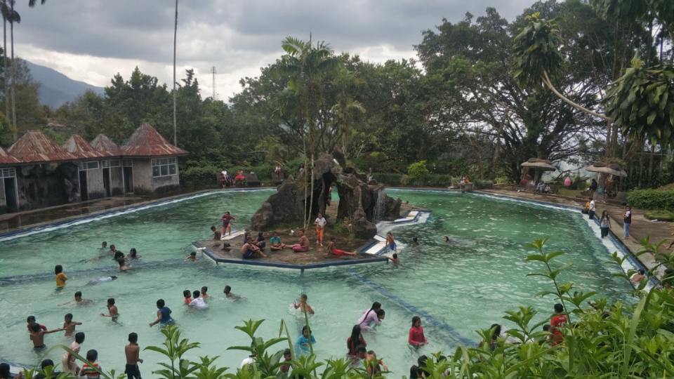 Foto Kolam Renang Sarimanggis