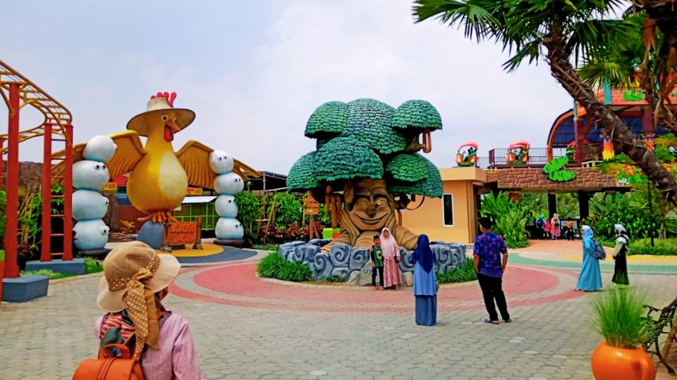 Foto Suasana Saloka Theme Park