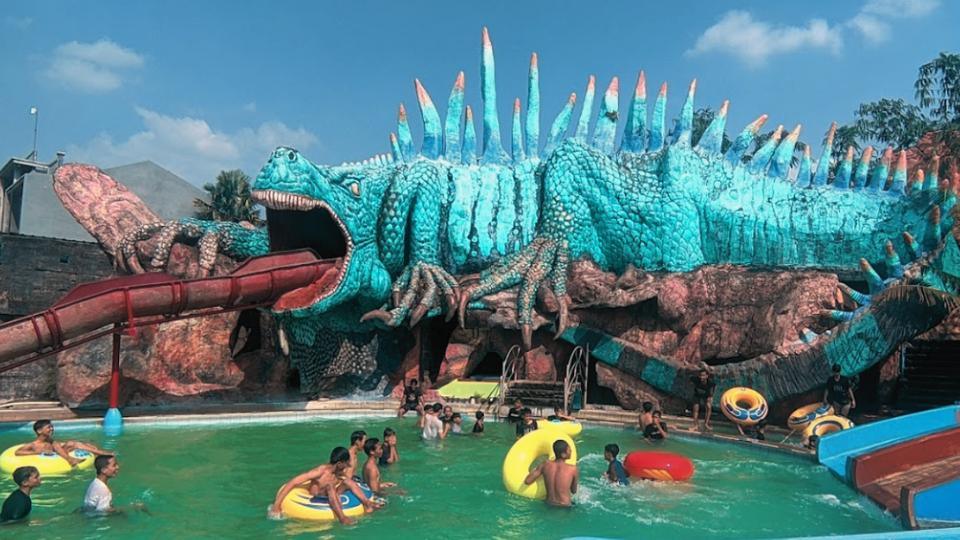 Foto Suasana Waterboom Tiara Park Jepara
