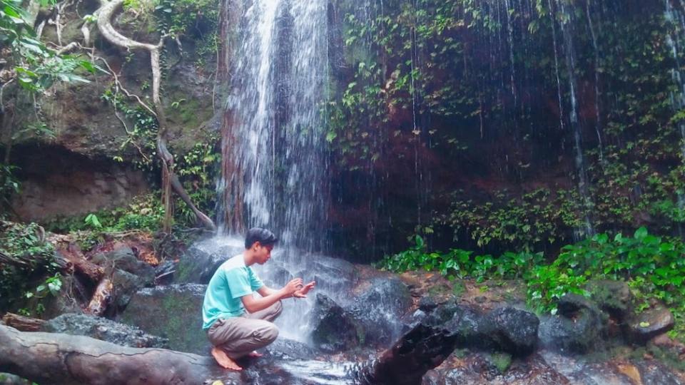 Foto Air Terjun Batu Bekinyau