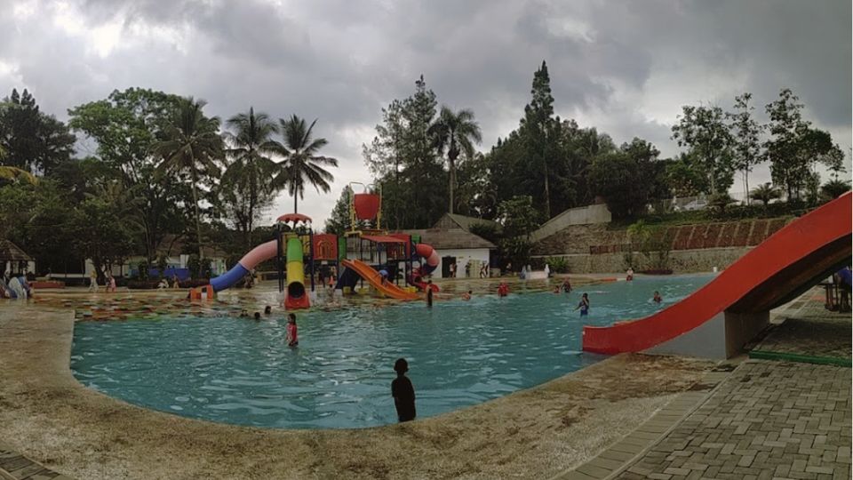 Foto Karang Resik Waterpark