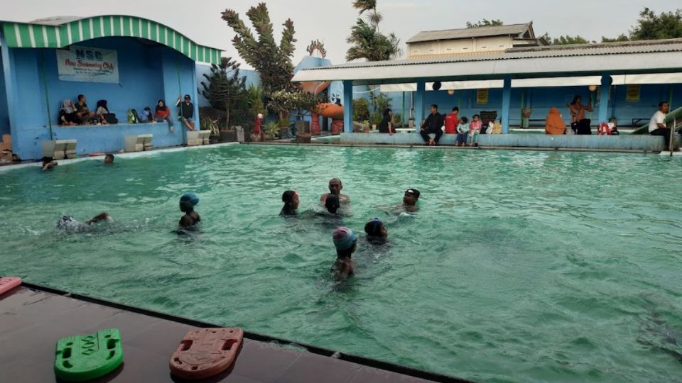 Foto Kolam Renang Tirta Indah