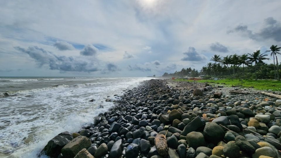 Foto Pantai Ancol Maras