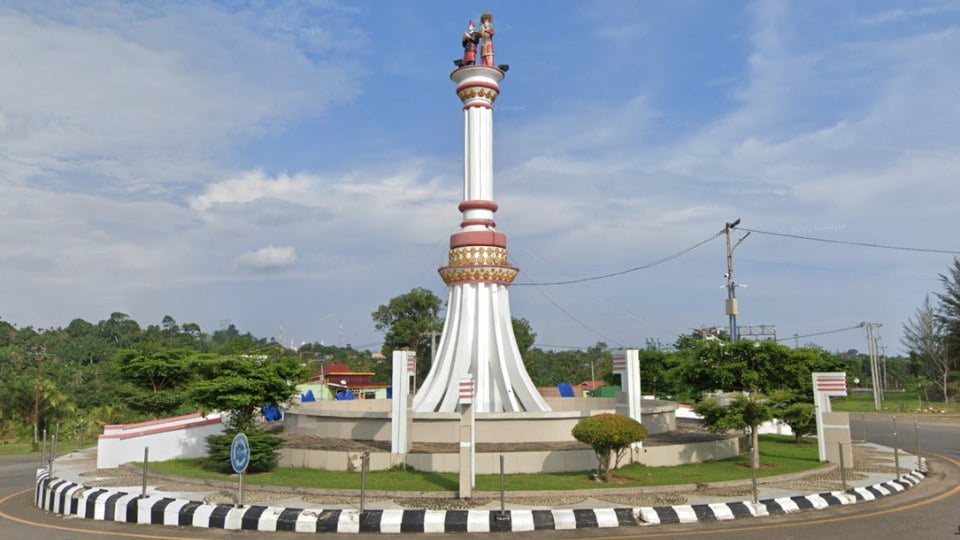 Foto Tugu Bujang Gadis