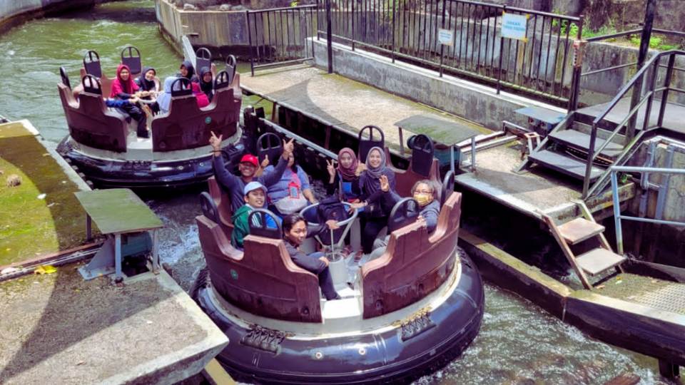 Foto Wahana Arung Jeram Saloka Theme Park