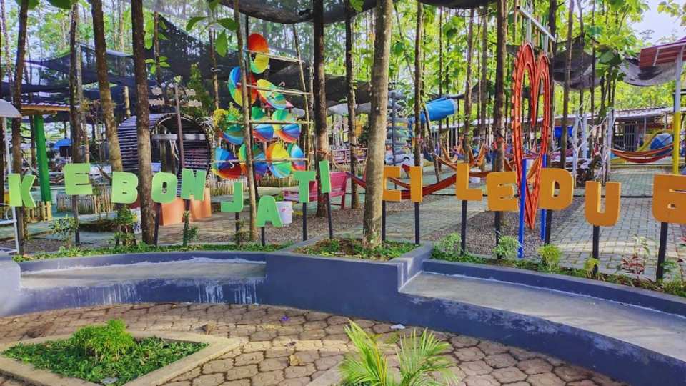 Foto Wisata Kebon Jati